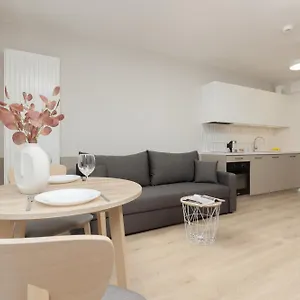 https://apt-mokotw-business-center-by-renters.warsawhotelspoland.com
